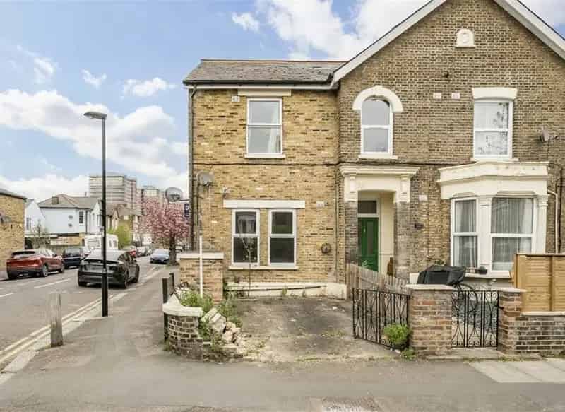 470sqft Double Bedroom Maisonette Near Hither Green Chain Free