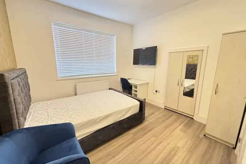 Rugby Town Center HMO 3 Ensuite Rooms All Bills Included
