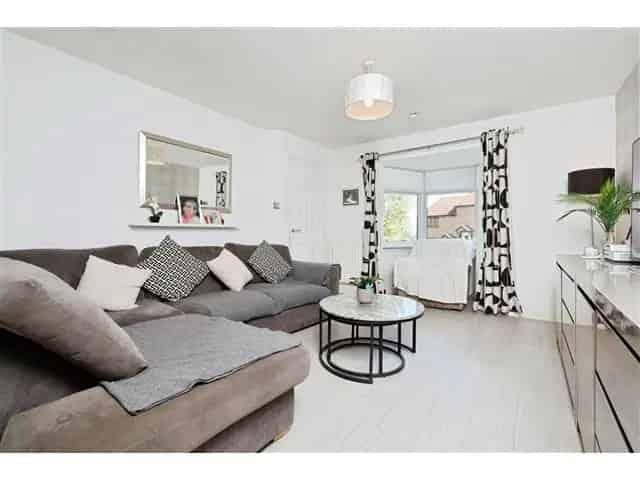 3 Bedroom Semi Detached House for Sale Bishopbriggs