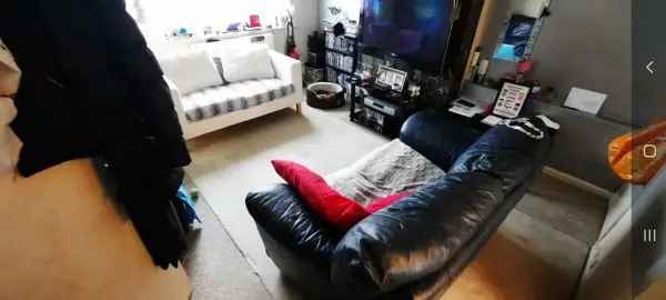 2 Bedroom Maisonette Near Schools and Shops in Dartford