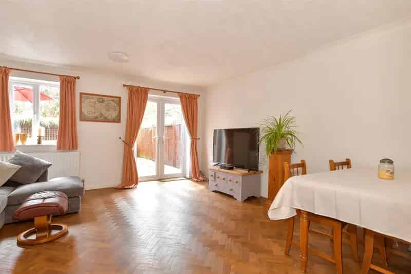 3 Bedroom End Terrace House for Sale