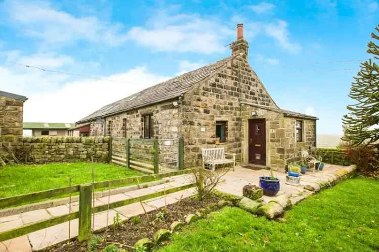 4 Bedroom Detached House with 12 Acres and Stables