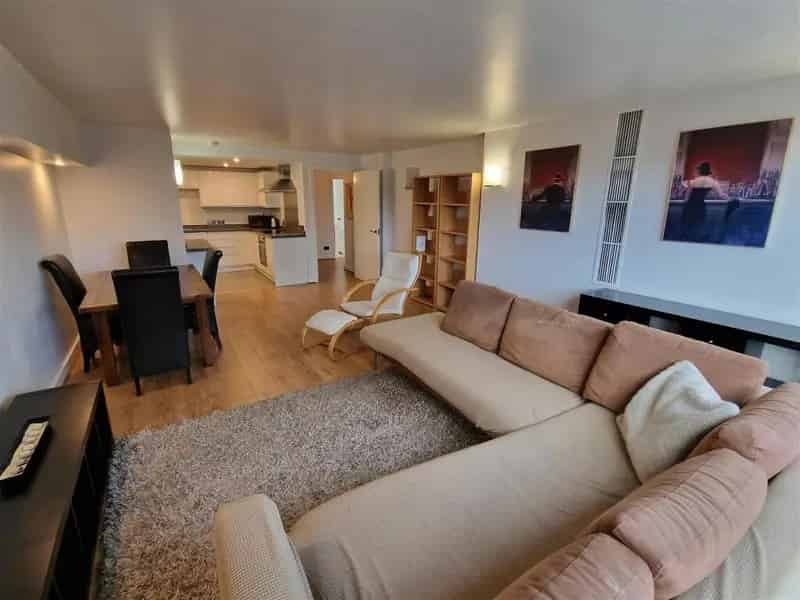 2 bedroom apartment