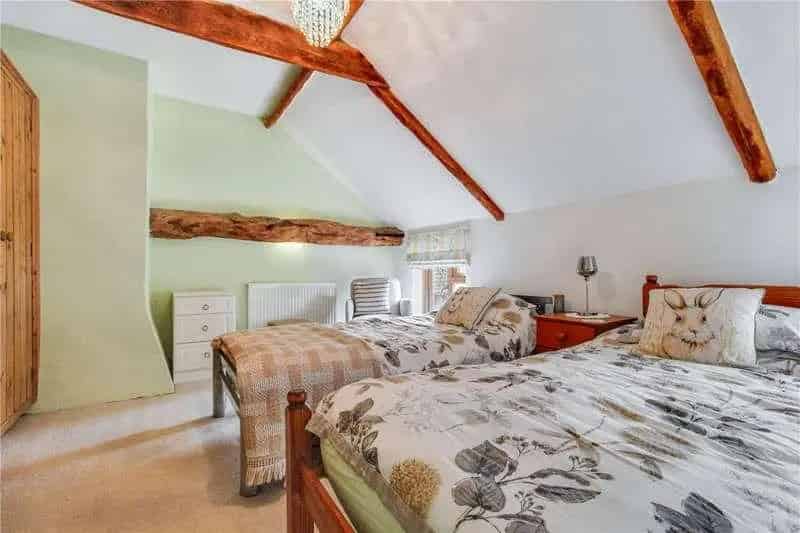 6 Bed Barn Conversion with Annex and 3 4 Acre Gardens