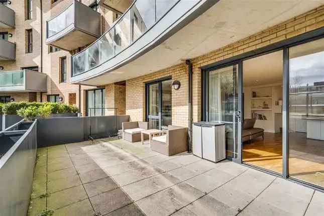 Flat for sale in Tanner Street, London SE1