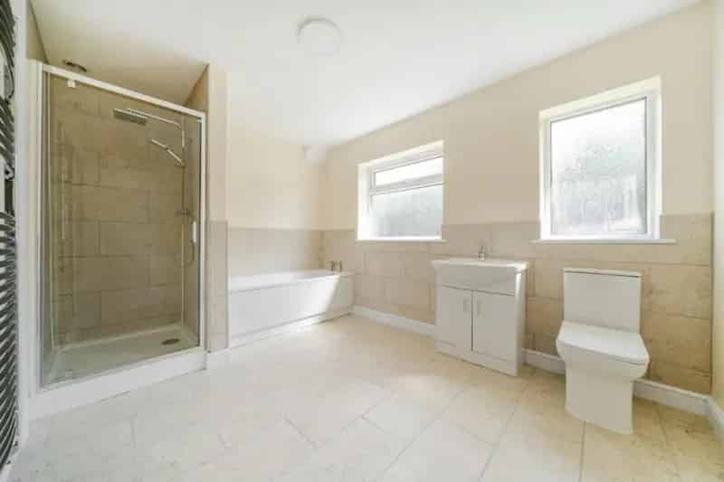 4 bed house for sale