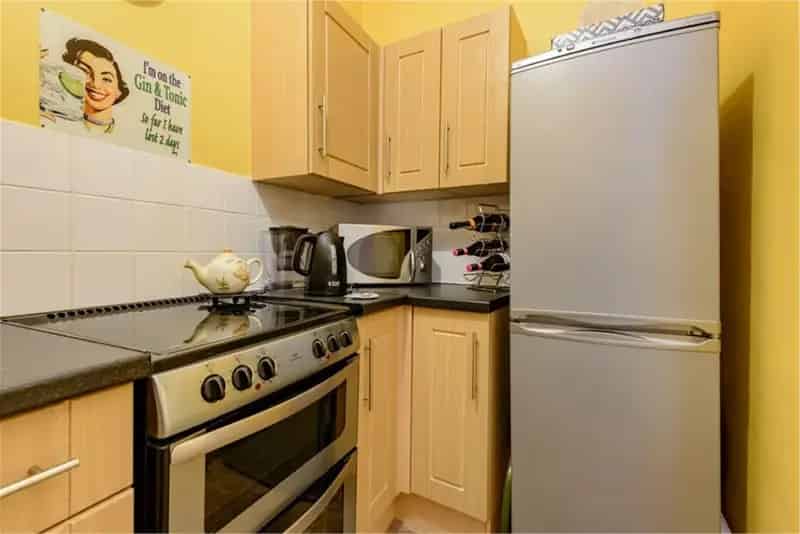 1 Bed Flat Craigmillar Main Door Flat Near Fort Kinnaird