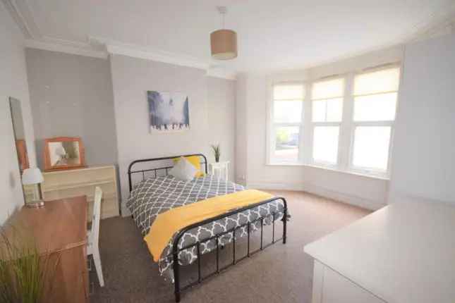 6 Bed Student House Bristol BS7 - July 2025