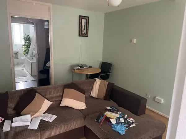 1 Bed Flat with Front Garden