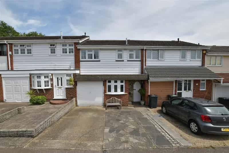 3 Bedroom Terraced House for Sale in Chigwell