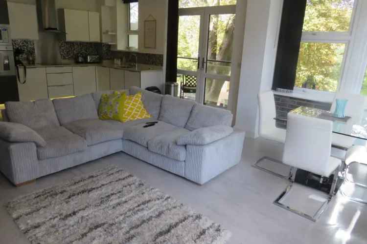 Luxury 2-Bed Pontcanna Apartment with Parking Available Now