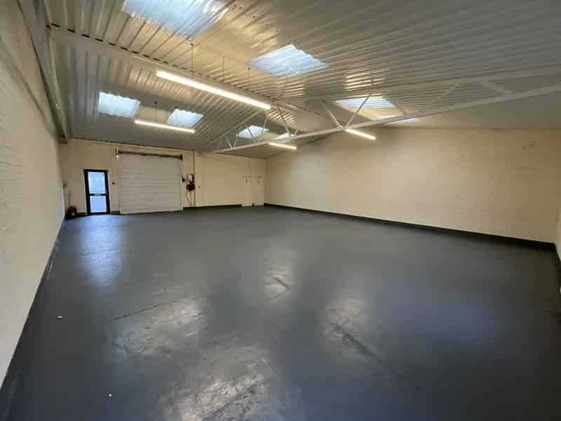 Loading Area Unit with Natural Light and Roller Shutters