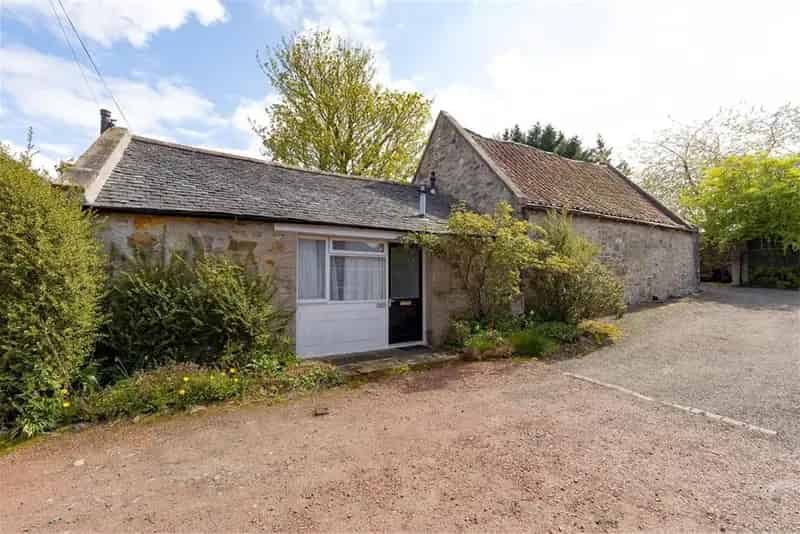 4 Bed Detached House with 2 Reception Rooms and Extensive Gardens