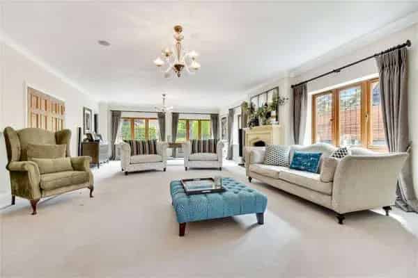 Luxury 5-Bedroom Home Hutton Mount Estate Brentwood