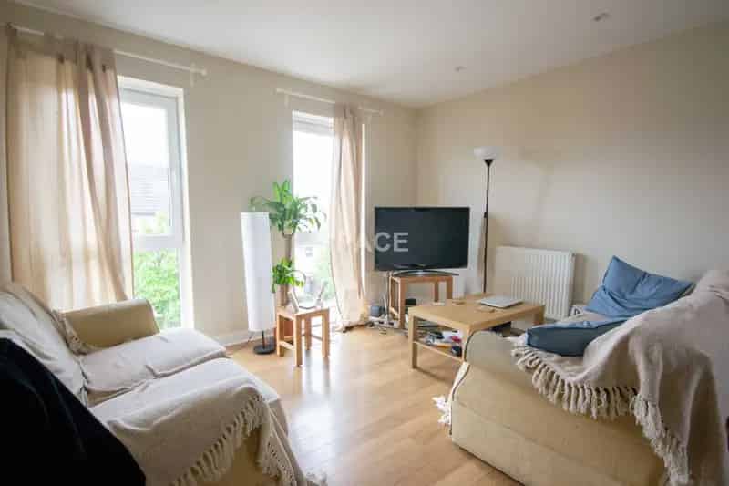 2 Bedroom Flat to Rent Kennet Island