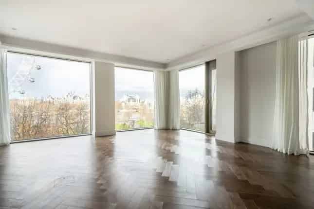 Luxury 3-Bed Apartment Belvedere Gardens Thames Views Gym Spa