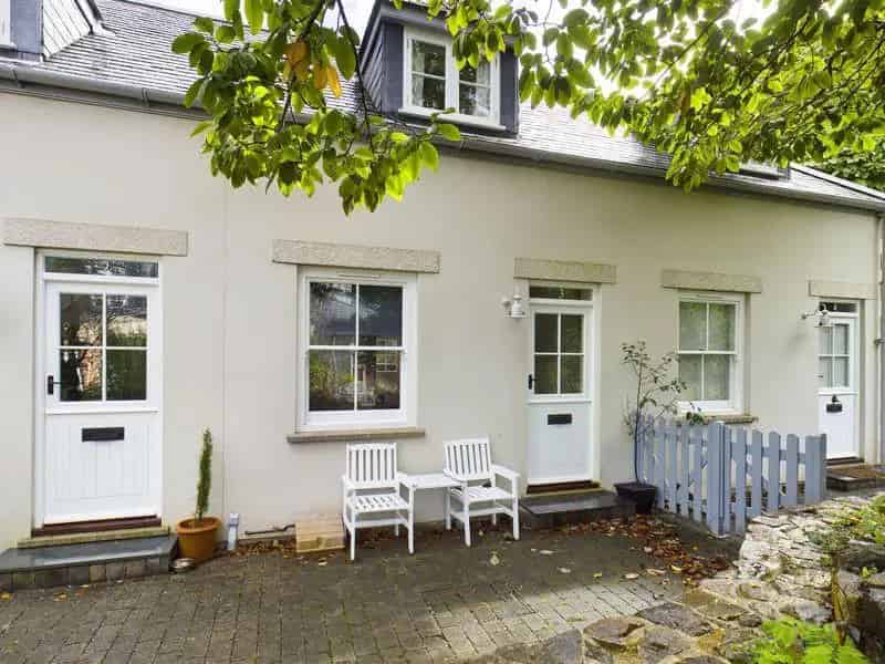 2 Bedroom Cottage to Rent in Holman Park Camborne