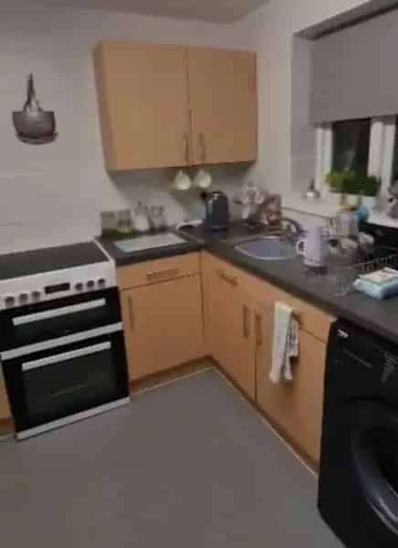 3 Bedroom House Near Schools and Shops