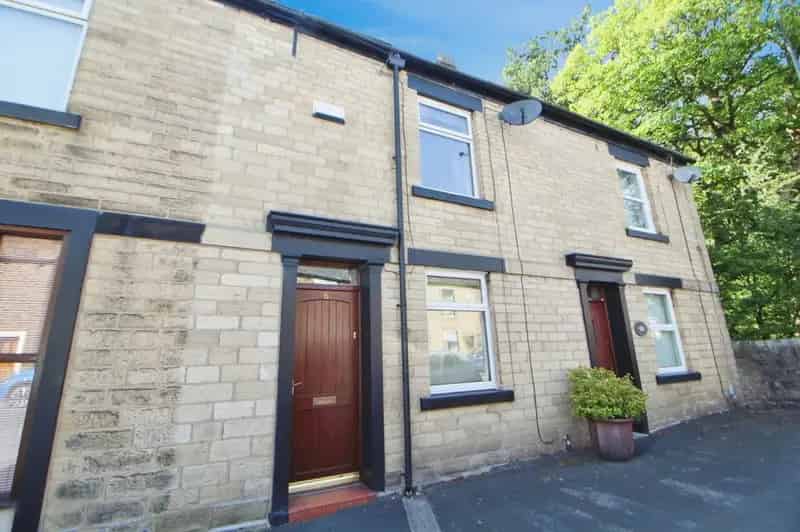 2 Bedroom Mid Terrace House to Rent Glossop Derbyshire