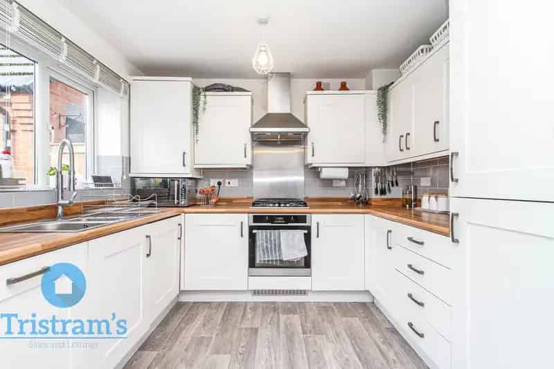 3 Bedroom Detached House for Rent