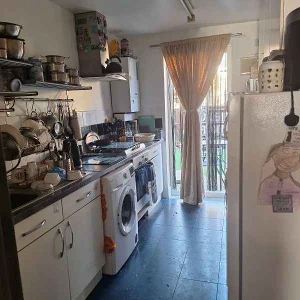 One Bedroom Ground Floor Flat Near Liverpool Street Station