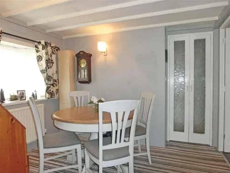 2 bed property for sale