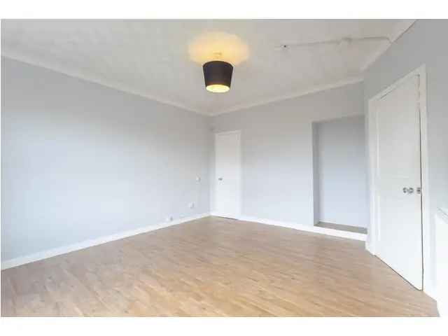 3 Bedroom Flat for Sale in Dennistoun G31