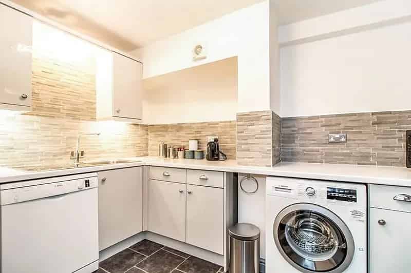 3 Bedroom Furnished Apartment Manchester City Centre Available Now