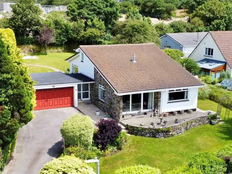 3 Bedroom Bungalow for Sale in Bramley Park