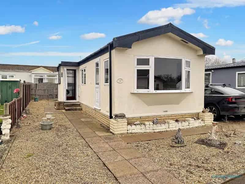 2 Bed Park Home for Sale in Wootton Hall