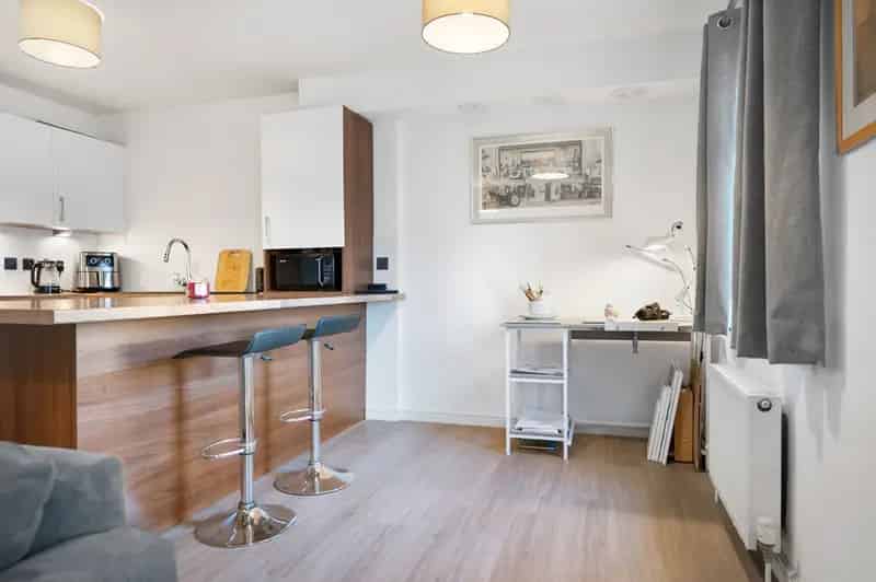 2 Bedroom Flat Anniesland Ground Floor Quiet Cul De Sac