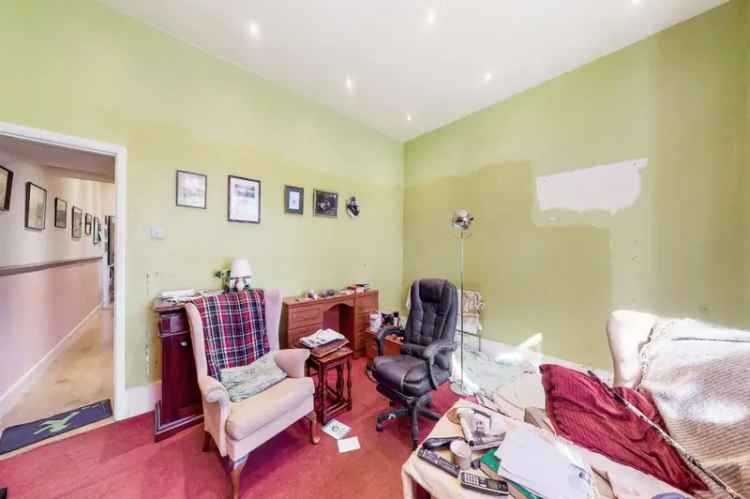 2 Bedroom Flat for Sale Near South Ealing Station