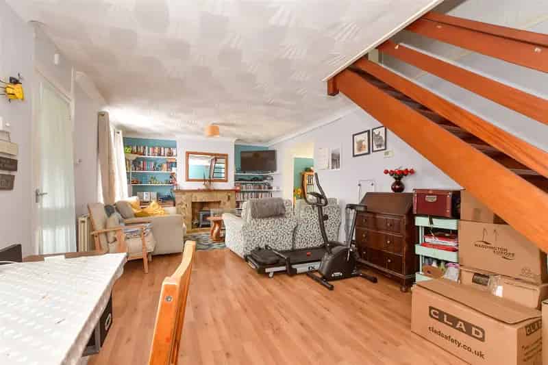3 Bedroom Terraced House for Sale in Hothfield