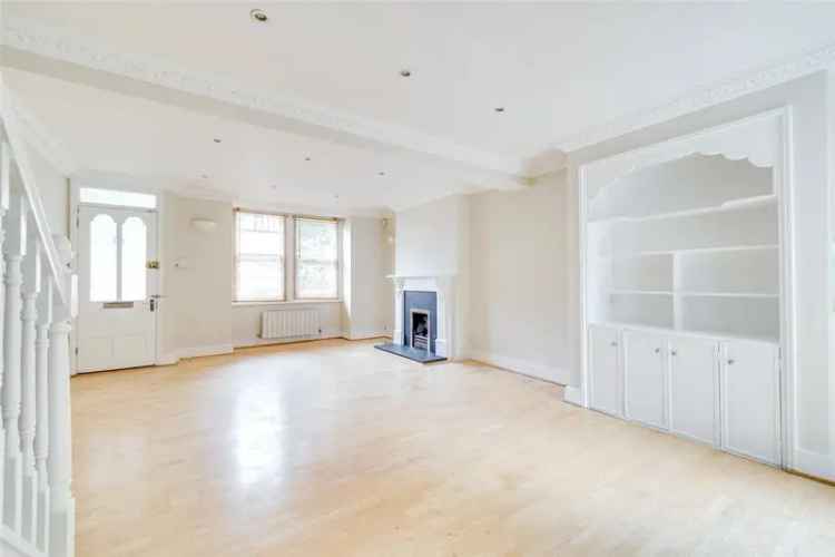 Apartment For Sale in London, England