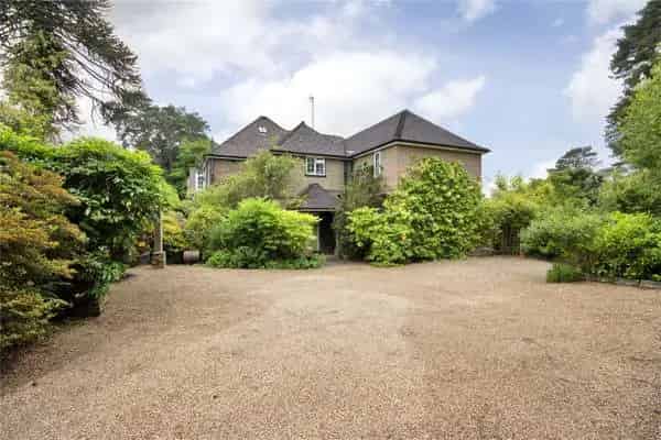 Four Bedroom Family Home with Sizeable Gardens and Delightful Views