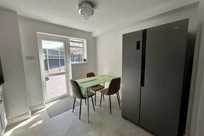 1 Bedroom House Share in Leicester with Garden and Driveway