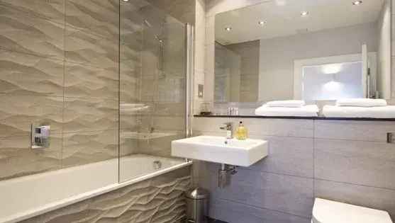 1 Room 65m² Flat in London - Fully Furnished and Convenient