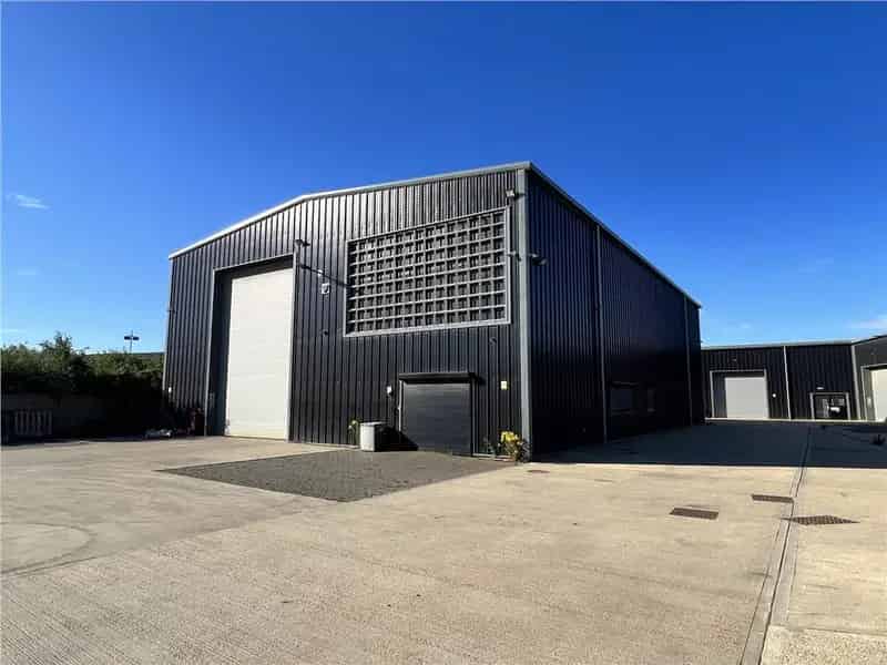 Peterborough Industrial Units: Modern Storage and Workshop Space