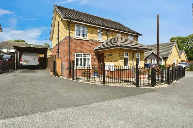 2 Bedroom Semi-Detached House for Sale