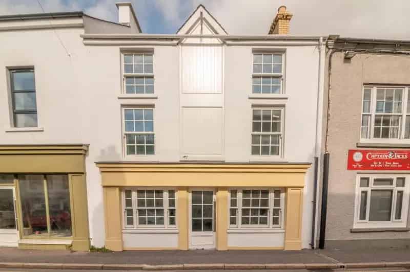 Commercial property For Rent , 6, Trinity Square, Nottingham, England