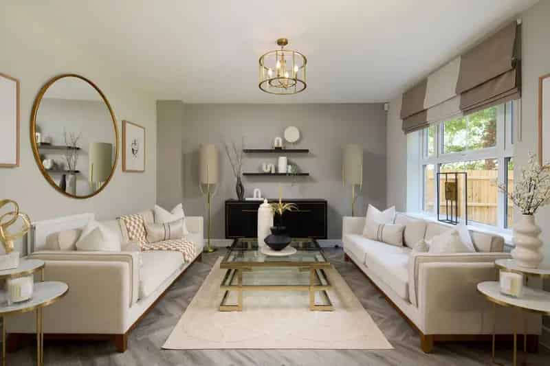 Five Bedroom Detached Home with Double Garage and Open Plan Kitchen