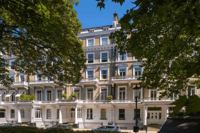 Flat for sale in Queens Gate Gardens, London SW7