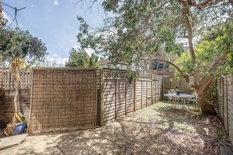 2 Bedroom Maisonette for Sale near St Margaret's High Street