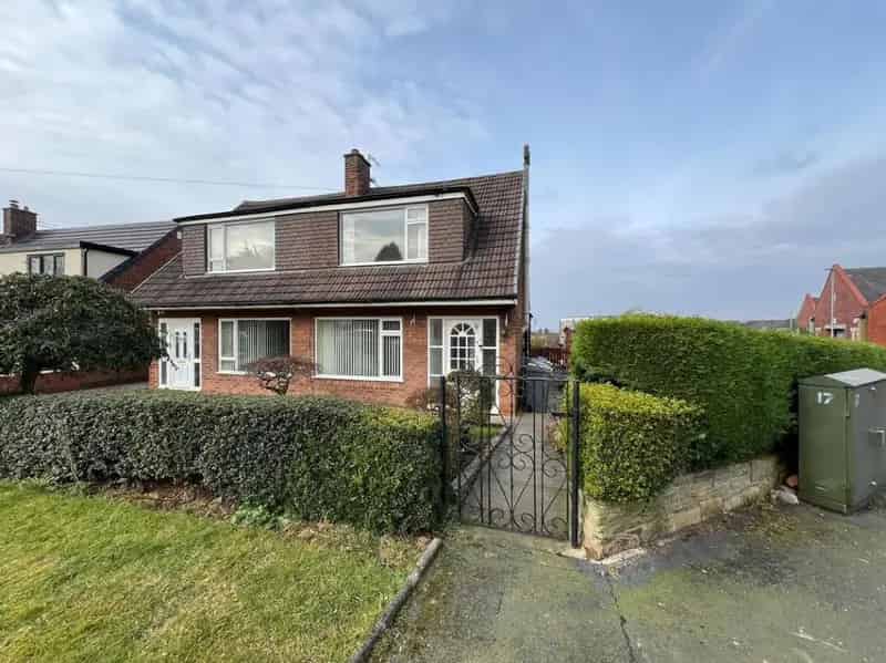 3 Bed Semi-Detached House for Sale in Gee Cross