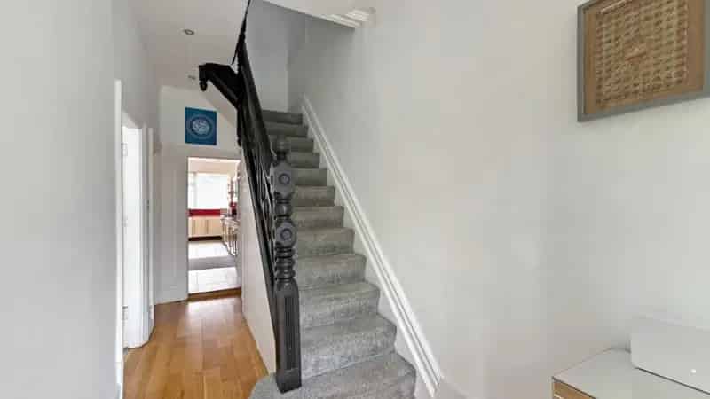 6 Bedroom Semi-Detached House for Sale