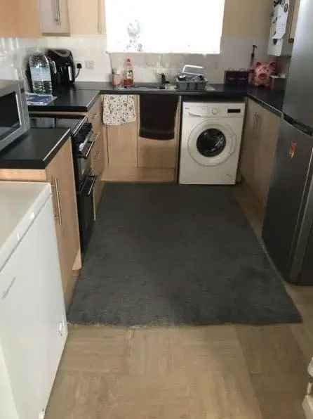 3 Bed House Near Schools Shops and Transport