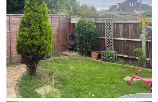 Flat For Rent in Hertsmere, England