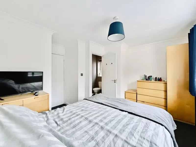 2 Bedroom Semi Detached House to Rent Pype Hayes