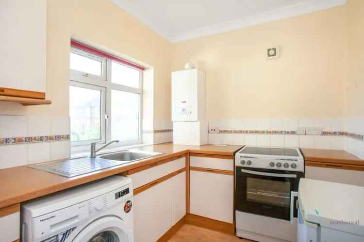 Spacious One Bedroom Maisonette Near City Centre