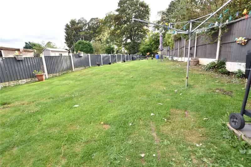 Semi Detached Home Ready to Move Into Family Friendly Garden